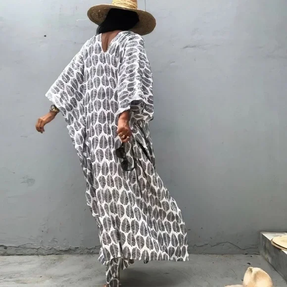 Grays Feather Foil Leaf Bohemian Gypsy Kaftan With Side Slit, Leaf Print - Picture 5 of 7